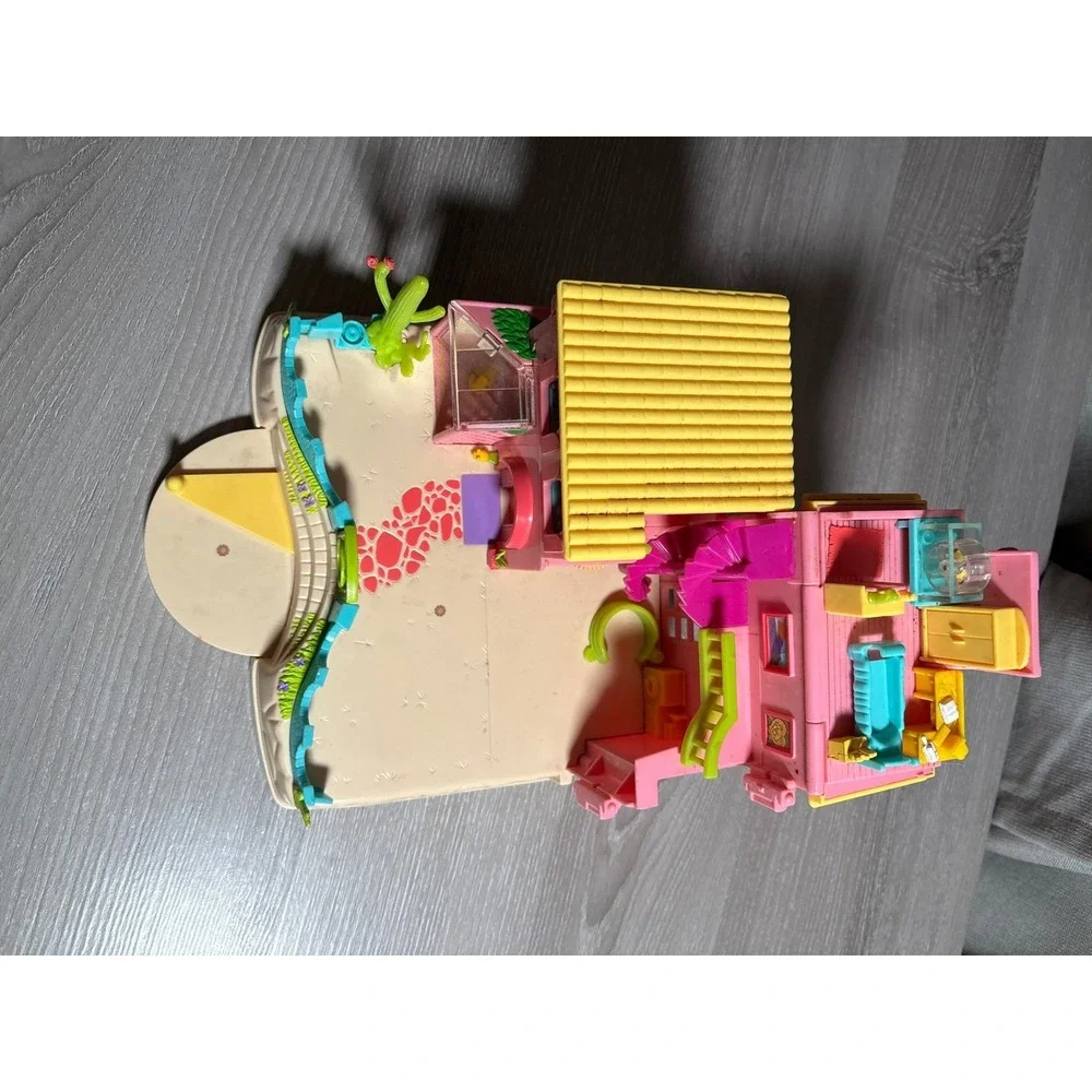 Vintage Polly Pocket Magnetic Pet Adventure Pink House Playset with Dog Figure